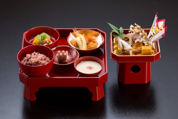 【お食い初め膳(祝い鯛付)】の画像