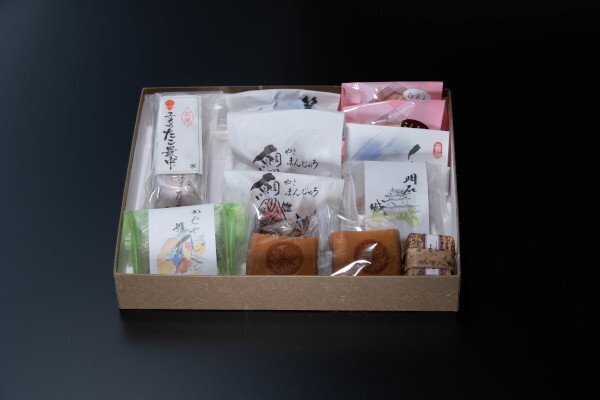 【萌黄(もえぎ)お祝いお菓子セット】の画像